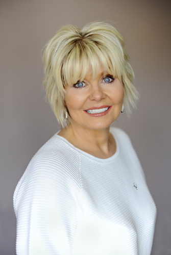 Joanne Rodrigues - NATURE LOVER, DANCER, AUTHOR, DEVOTED TEACHER, TRUSTED THERAPIST |