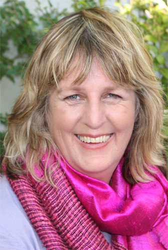 Ann Gadd - Artist, Author, Teacher, Wildlife photographer, Cat servant |